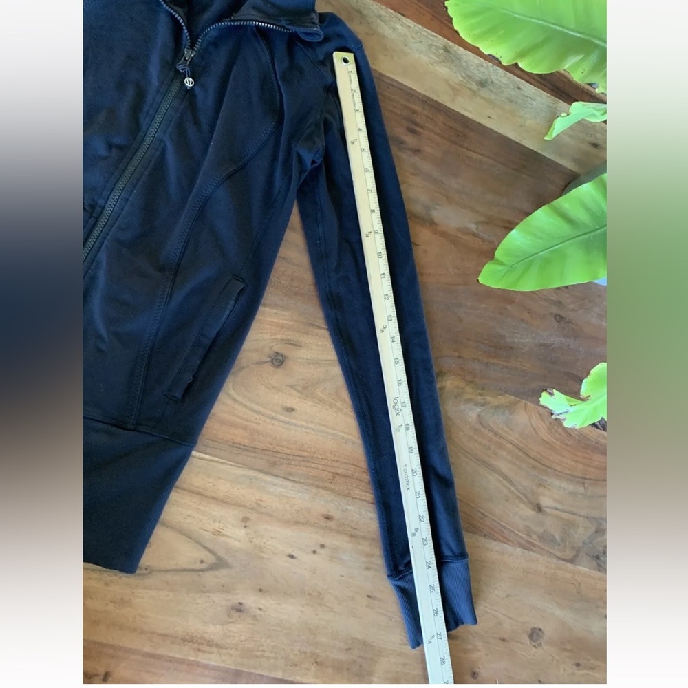 Lululemon Black Full Zip Jacket Women’s Size 6 athletic yoga running active - Picture 10 of 14
